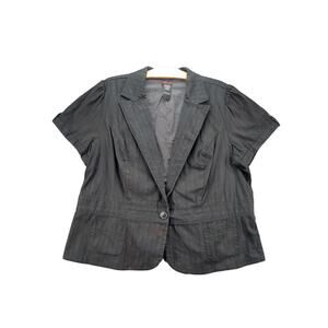 Torrid 1 Button Jacket Womens Size 4 Black Short Sleeve V Neck